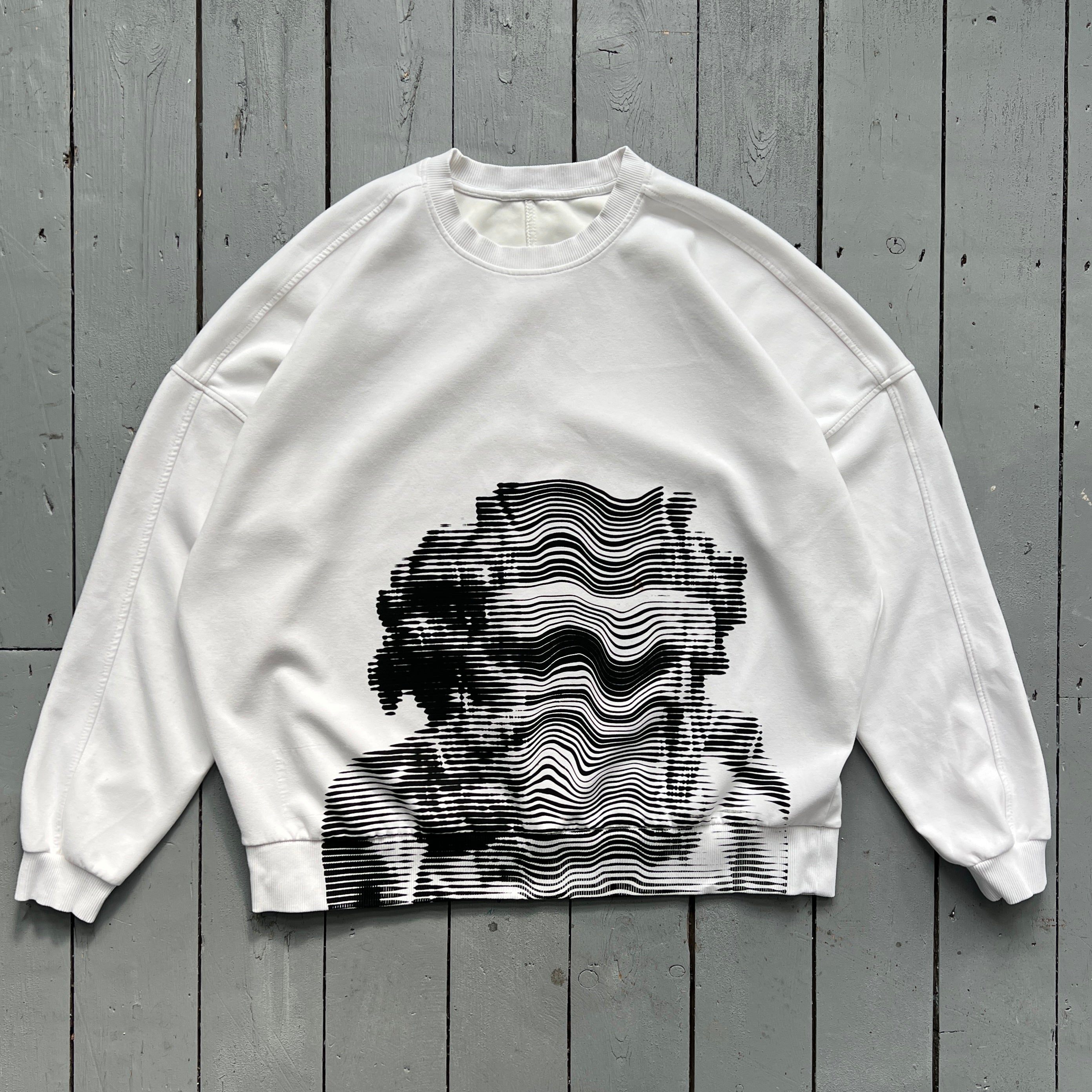 WHITE NEPTUNE SWEATER [L]